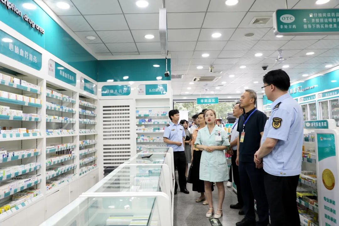 灞桥区人大常委会组织代表对全区药品安全工作开展执法检查